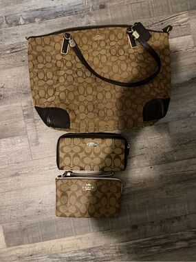 Coach Tan/Khaki Signature Tote with Dark Brown Trim and Matching Pouches
